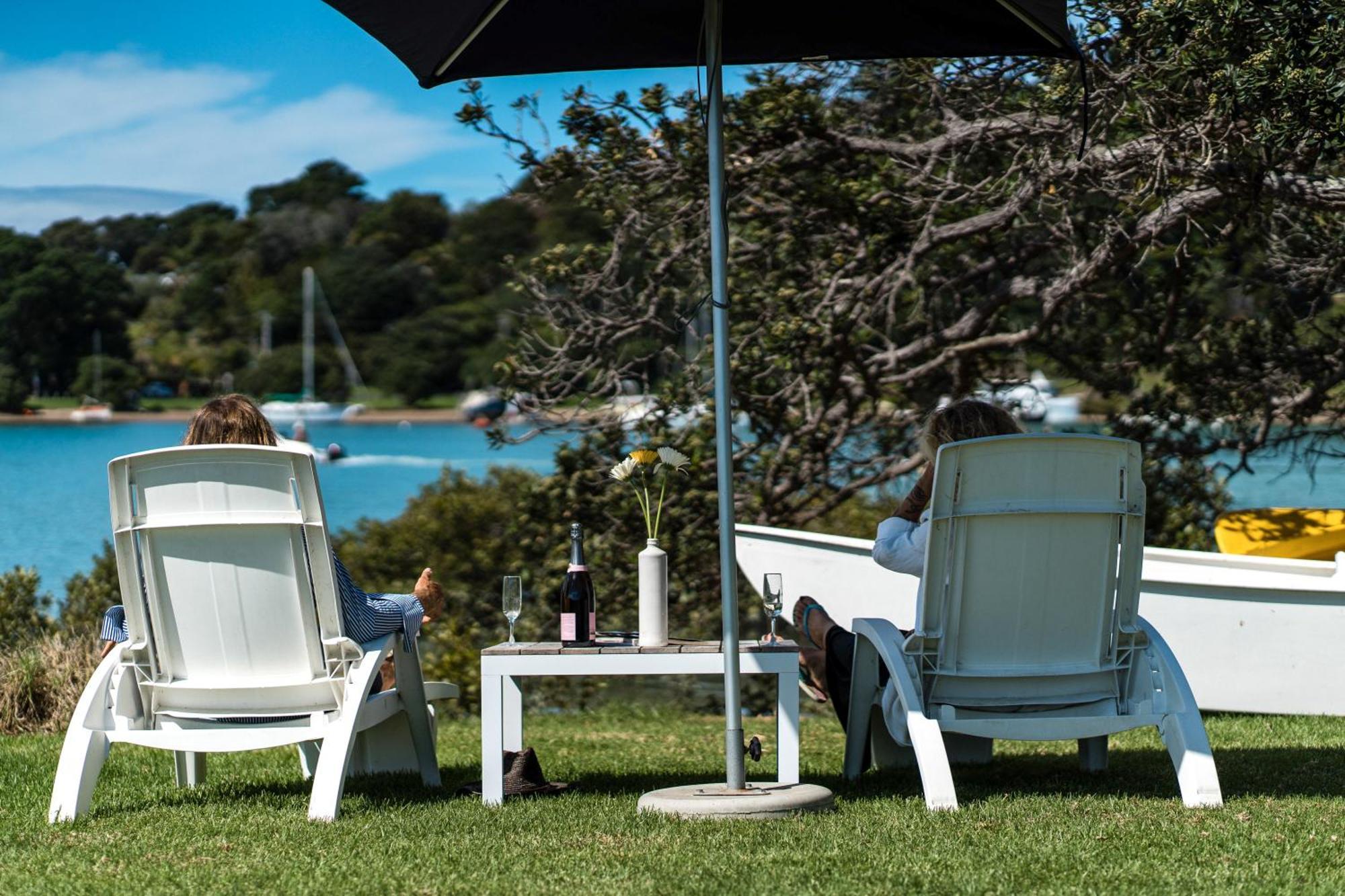 Appartement Boatsheds On The Bay, Waiheke Island à Ostend Extérieur photo