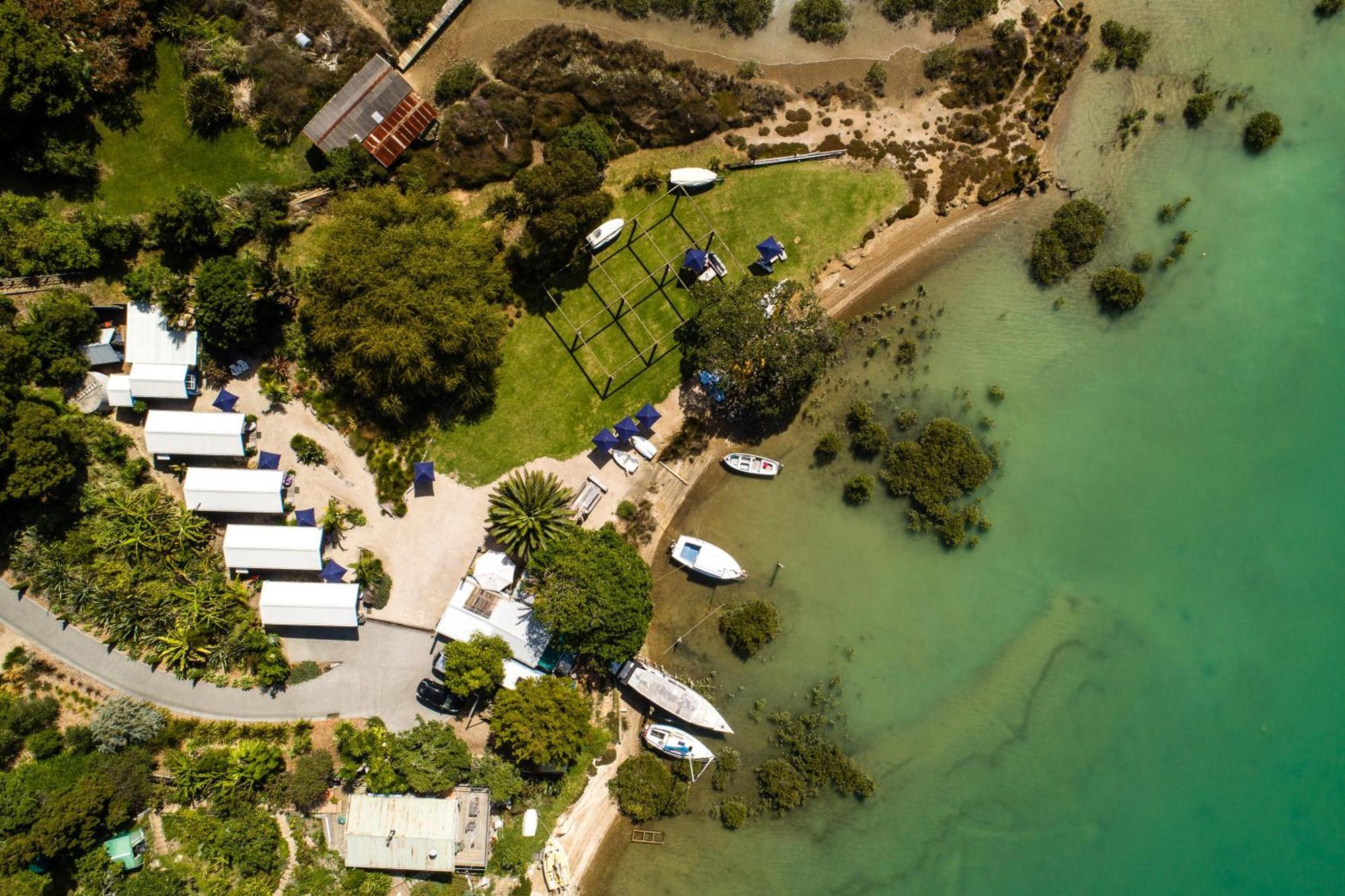 Appartement Boatsheds On The Bay, Waiheke Island à Ostend Extérieur photo