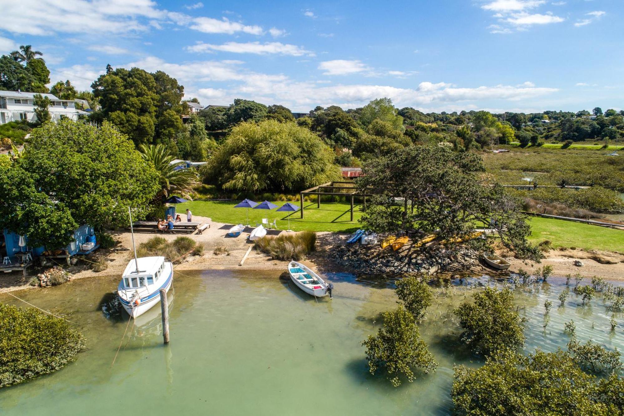 Appartement Boatsheds On The Bay, Waiheke Island à Ostend Extérieur photo
